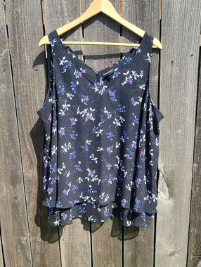 Lane Bryant Black Floral V-Neck Sleeveless Tank